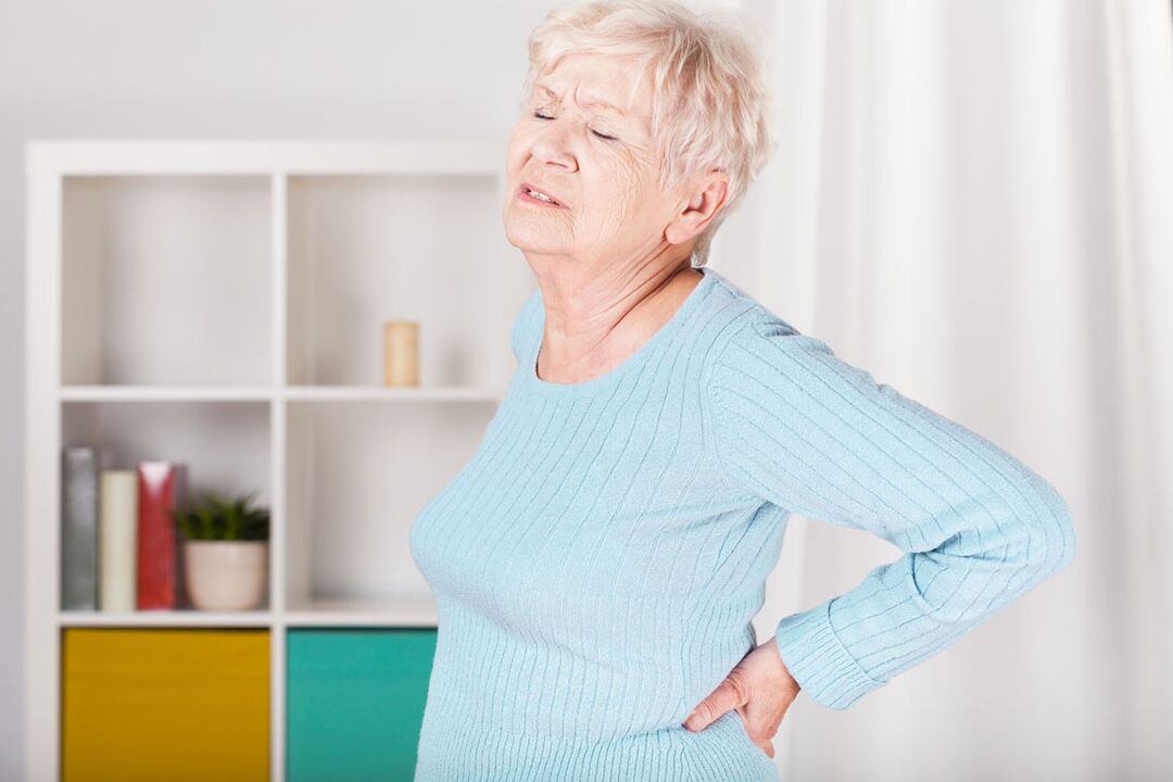 egy nő alsó hátfájása az osteochondrosis oka lehet