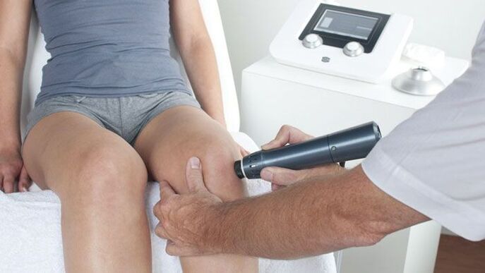 Ultrahang terápiás eljárás térdízületi fájdalom kezelésére